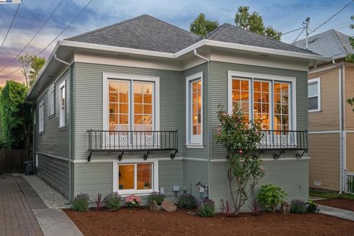 2204 Prince St, Berkeley, CA, 94705-1819 | Card Image