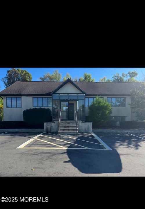 98 Craig Rd, Manalapan, NJ, 07726-8729 | Card Image