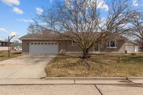 1342 Inverness Lane, NEENAH, WI, 54956 | Card Image