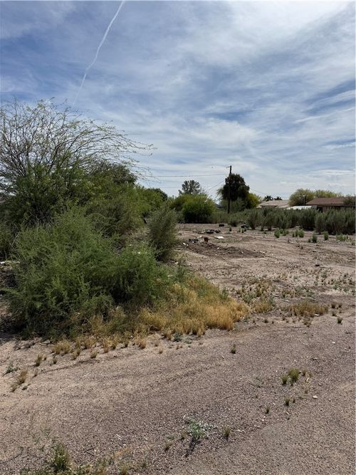 10580 S Tropics Rd, Mohave Valley, AZ, 86440-9656 | Card Image