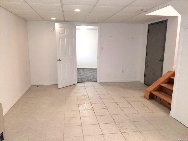 Finished basement | Image 15