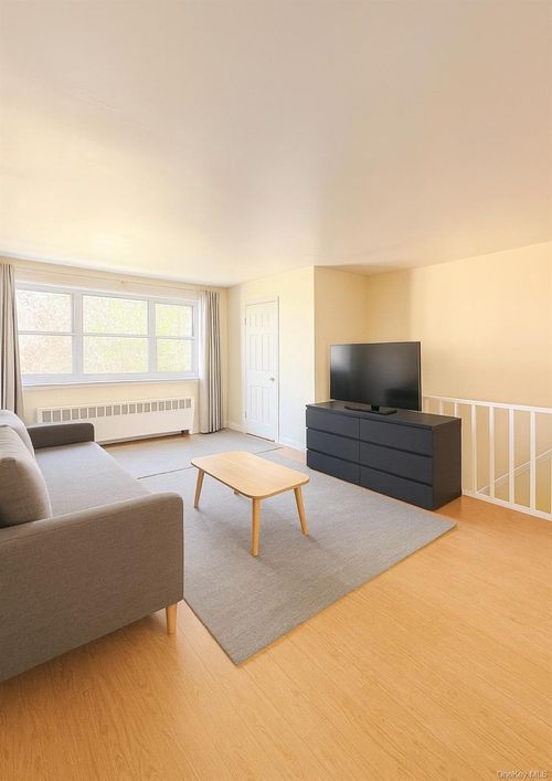 159b-152-47 Jewel Ave, Flushing, NY, 11367-1435 | Card Image