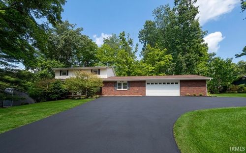 1624 N Ridgeway Dr, Ellettsville, IN, 47429-9473 | Card Image