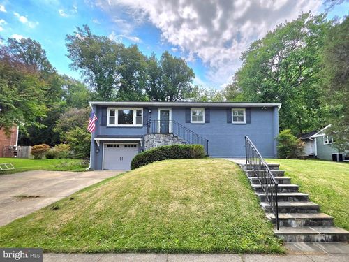 8300 Beech Tree Rd, BETHESDA, MD, 20817-2935 | Card Image