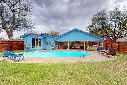 3213 Spring Valley Dr, Bedford, TX, 76021-4212 | Card Image