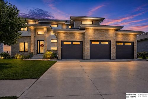 21519 Grover St, Elkhorn, NE, 68022-3282 | Card Image