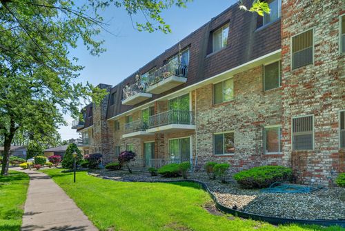 104-3235 S Manor Dr, Lansing, IL, 60438-3649 | Card Image