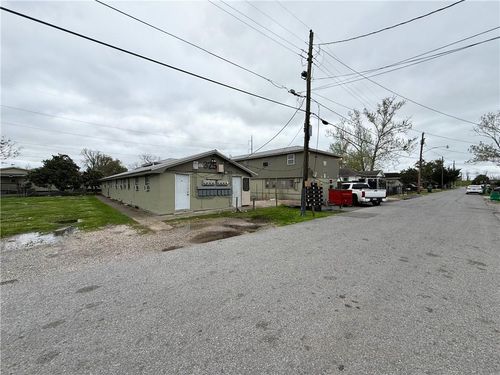 325-321-325 Bengal Rd, River Ridge, LA, 70123-5418 | Card Image