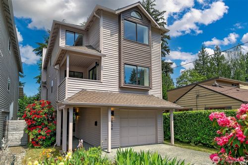 3834 Ne 86th St, Seattle, WA, 98115-3729 | Card Image