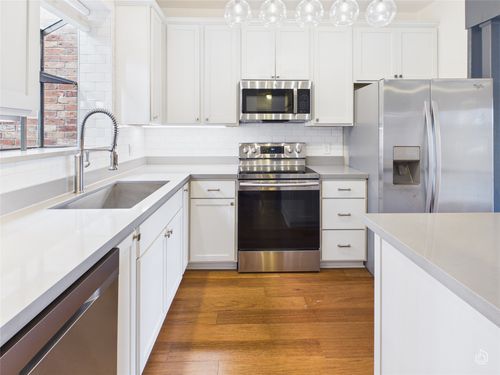 2-201-1741 Spyglass Dr, Austin, TX, 78746-7953 | Card Image