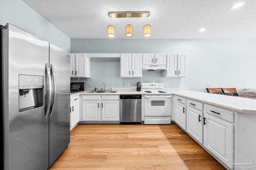 apt-a3-7101 Joy St, Pensacola, FL, 32504-6480 | Card Image