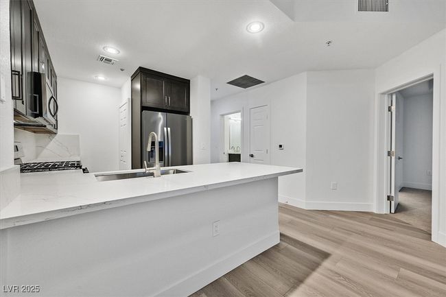 406 - 59 E Agate Ave, Condo with 1 bedrooms, 1 bathrooms and null parking in Las Vegas NV | Image 11