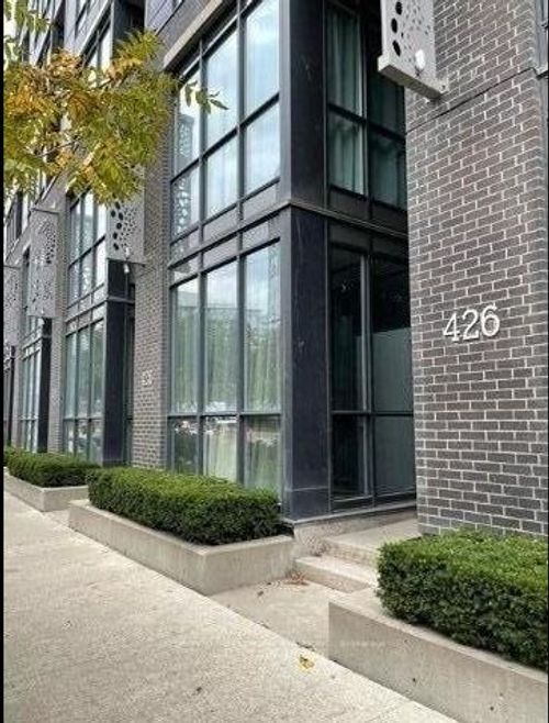 2nd-bed-426 Lake Shore Blvd W, Toronto, ON, M5V2V9 | Card Image