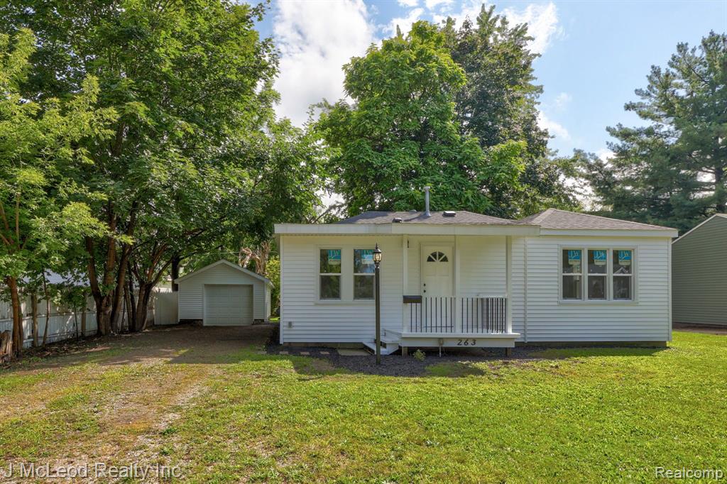 Congress St, Caro, MI 48723