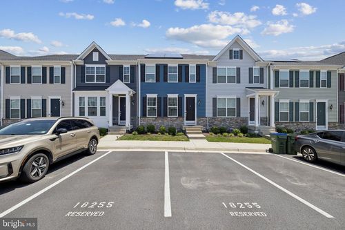 18255 Summit Pointe Dr, TRIANGLE, VA, 22172-1138 | Card Image