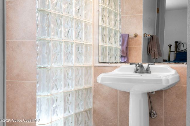 Primary bath | Image 38