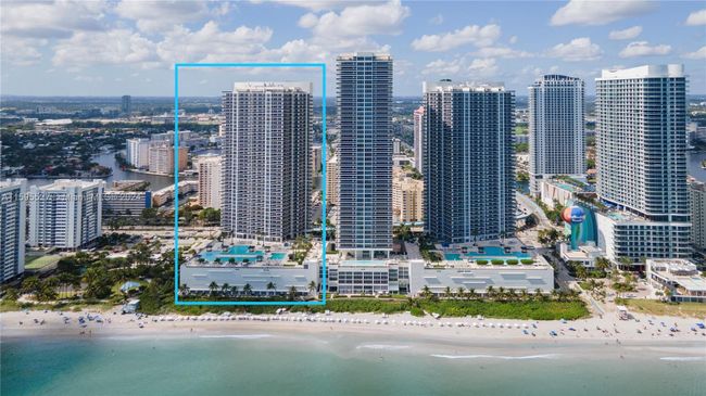 1207 - 1850 S Ocean Dr, Condo with 3 bedrooms, 3 bathrooms and null parking in Hallandale Beach FL | Image 22