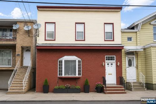 134 70th St, Guttenberg, NJ, 07093-3406 | Card Image