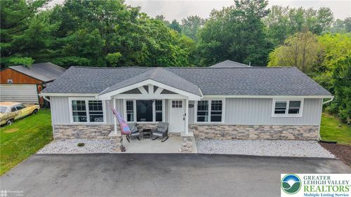 3695 Mountain View Dr, DANIELSVILLE, PA, 18038-9758 | Card Image