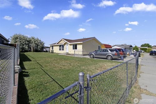 524 New Gate Dr, Prosser, WA, 99350-8312 | Card Image