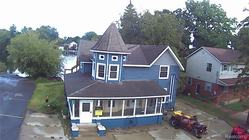 16185 Seymour Rd, Linden, MI, 48451-9775 | Card Image