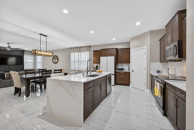 12041 Cypress Key Way, House other with 5 bedrooms, 3 bathrooms and null parking in Royal Palm Beach FL | Image 6