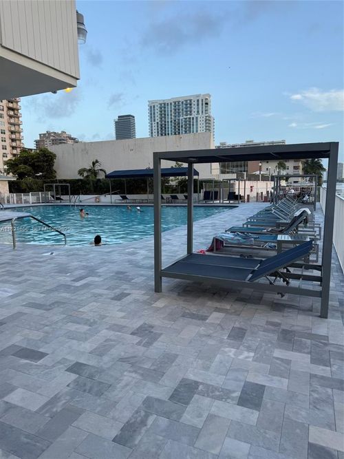 305-1833 S Ocean Dr, Hallandale Beach, FL, 33009-4941 | Card Image