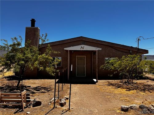 3868 N Aztec Rd, Golden Valley, AZ, 86413-8538 | Card Image