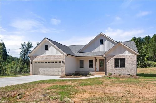 434 Potters Lndg, Denton, NC, 27239 | Card Image