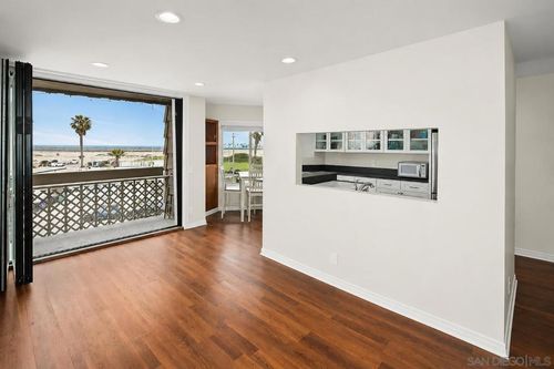 8-5155 W Point Loma Blvd, San Diego, CA, 92107-1353 | Card Image