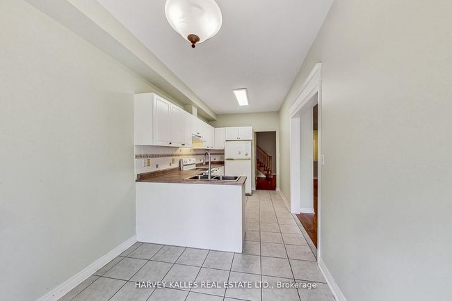 241 Denise Cir, House attached with 3 bedrooms, 3 bathrooms and 3 parking in Newmarket ON | Image 12