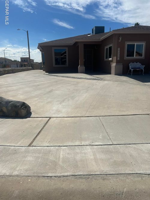 14236 Poets Rock Ln, El Paso, TX, 79938-2716 | Card Image