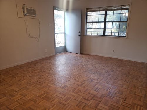 b-609 Bissonet Ln, Austin, TX, 78752-1341 | Card Image