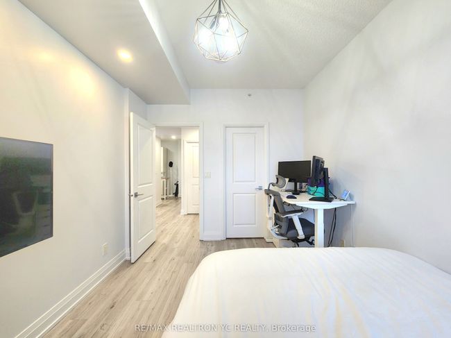 1007 - 7165 Yonge St, Condo with 2 bedrooms, 1 bathrooms and 1 parking in Thornhill ON | Image 8