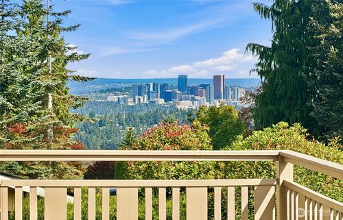14225 Se 44th St, Bellevue, WA, 98006-2335 | Card Image