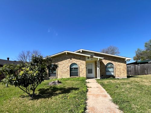 5609 Kerry Ln, Garland, TX, 75043-6445 | Card Image