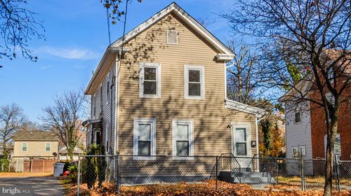818 E Pear St, VINELAND, NJ, 08360-3820 | Card Image