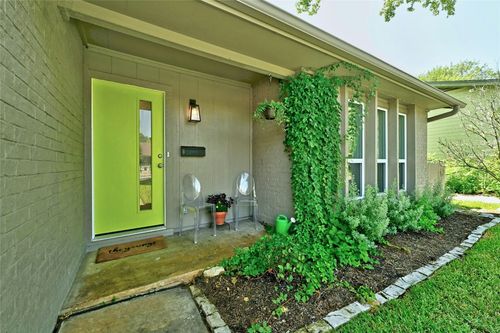 2301 Village Cir, Austin, TX, 78745-2734 | Card Image