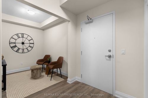 403-118 Summersides Blvd, Fonthill, ON, L0S1E1 | Card Image