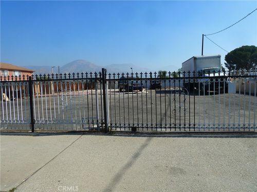 3119 N Golden Ave, San Bernardino, CA, 92404-2702 | Card Image