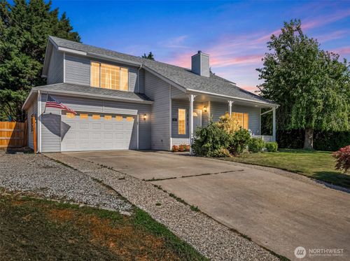 121 Manhattan Sq, East Wenatchee, WA, 98802-8415 | Card Image