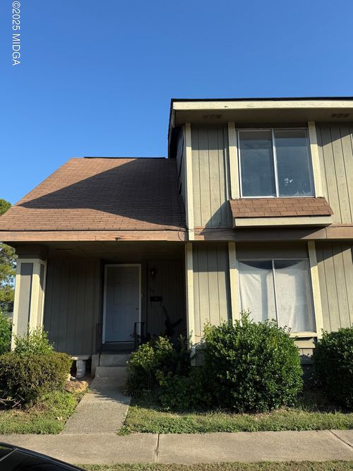 100 Stoneridge Dr, Warner Robins, GA, 31088-8203 | Card Image