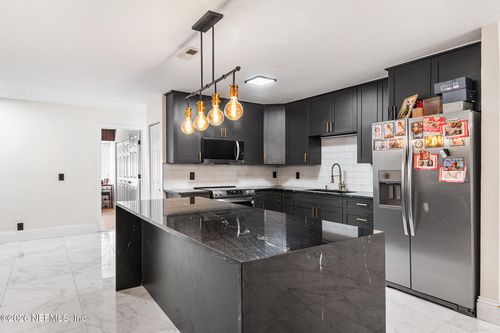 120-8880 Old Kings Rd S, Jacksonville, FL, 32257-1702 | Card Image