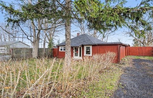 3343 Lake Road, North Kingsville, OH, 44030 | Card Image