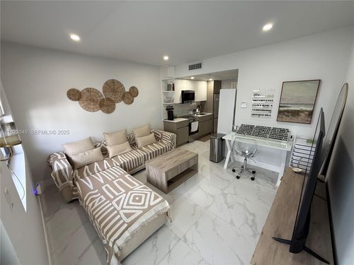 apt-15-944 Jefferson Ave, Miami Beach, FL, 33139-8341 | Card Image