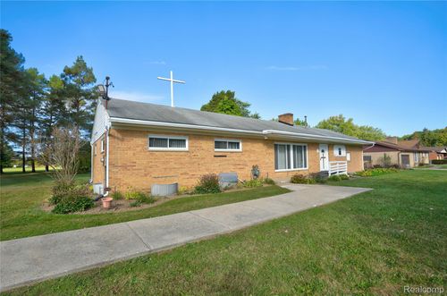 6577 Garden Dr, Mount Morris, MI, 48458-2327 | Card Image