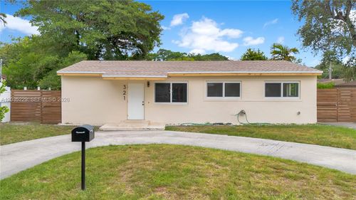 321 Nw 56th Ave, Miami, FL, 33126-4923 | Card Image