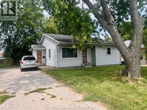 {{alt}} | Card Image