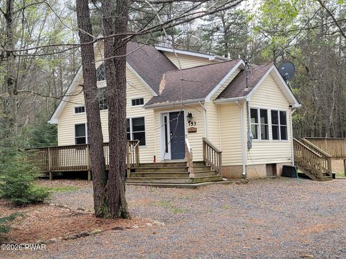 753 Towamensing Trl, Albrightsville, PA, 18210-3530 | Card Image