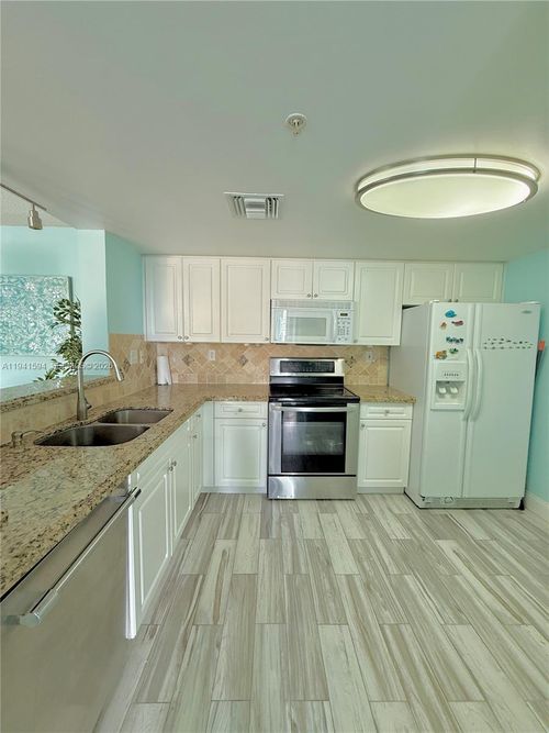 apt-2512-520 Se 5th Ave, Fort Lauderdale, FL, 33301-2957 | Card Image